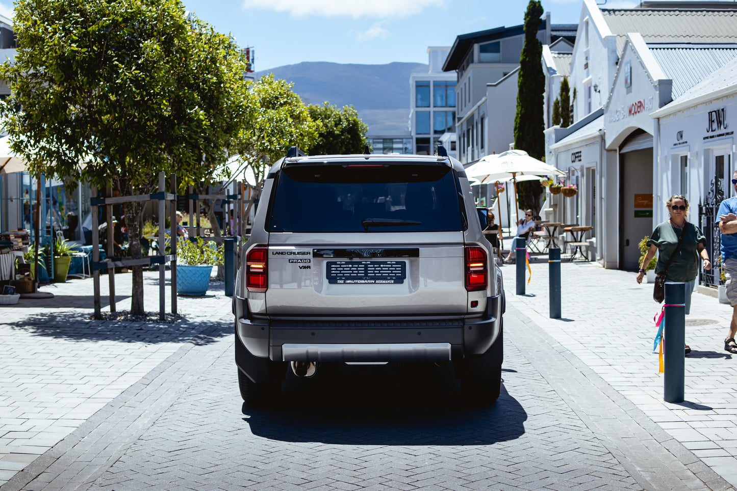 2025 Toyota Land Cruiser Prado VX-R