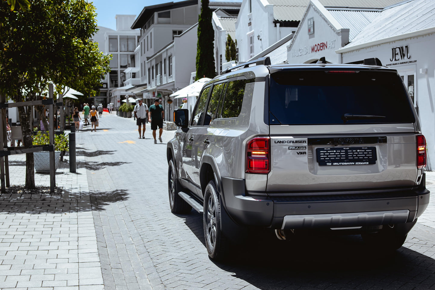2025 Toyota Land Cruiser Prado VX-R