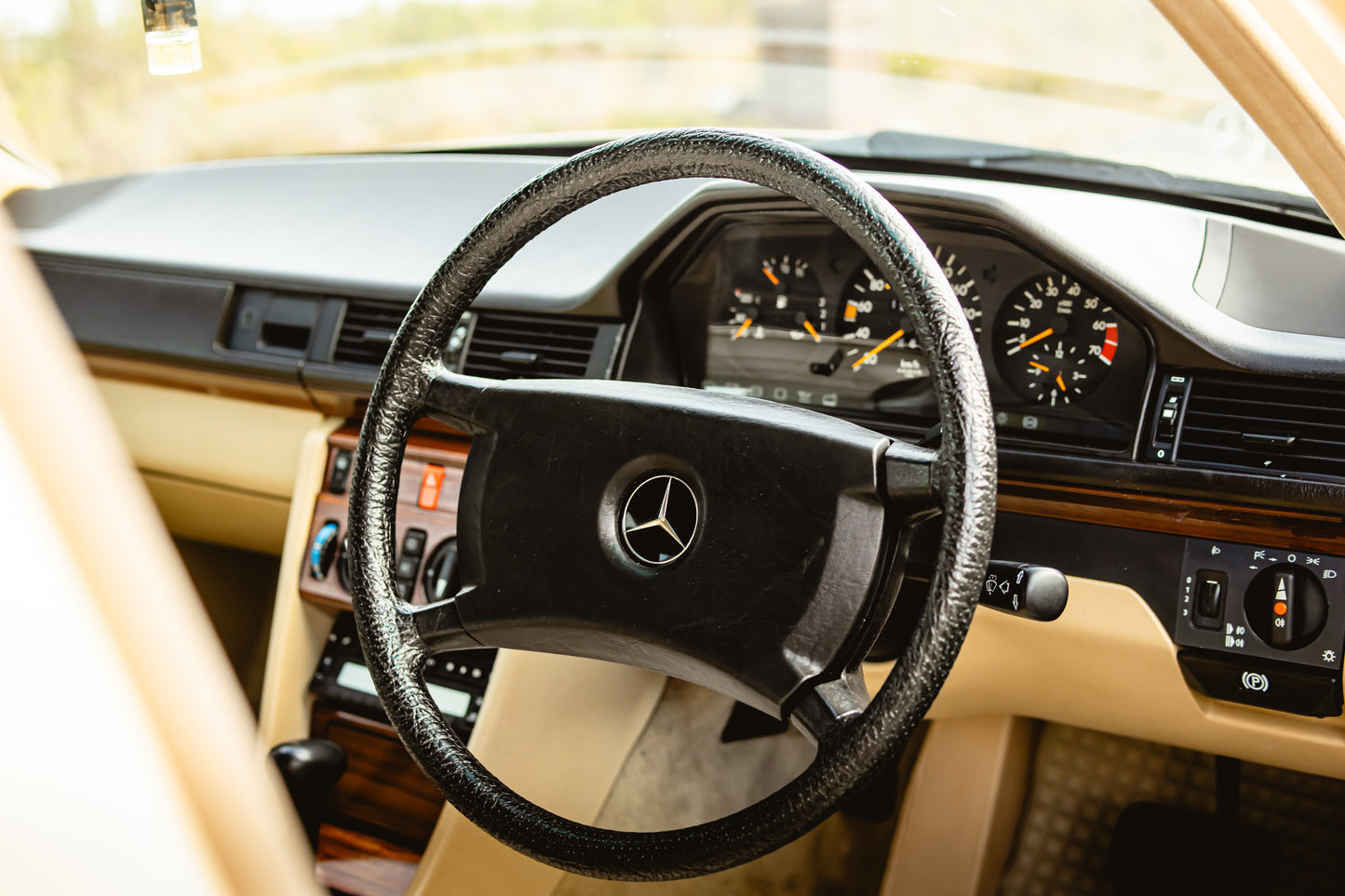 1991 Mercedes-Benz 200 E