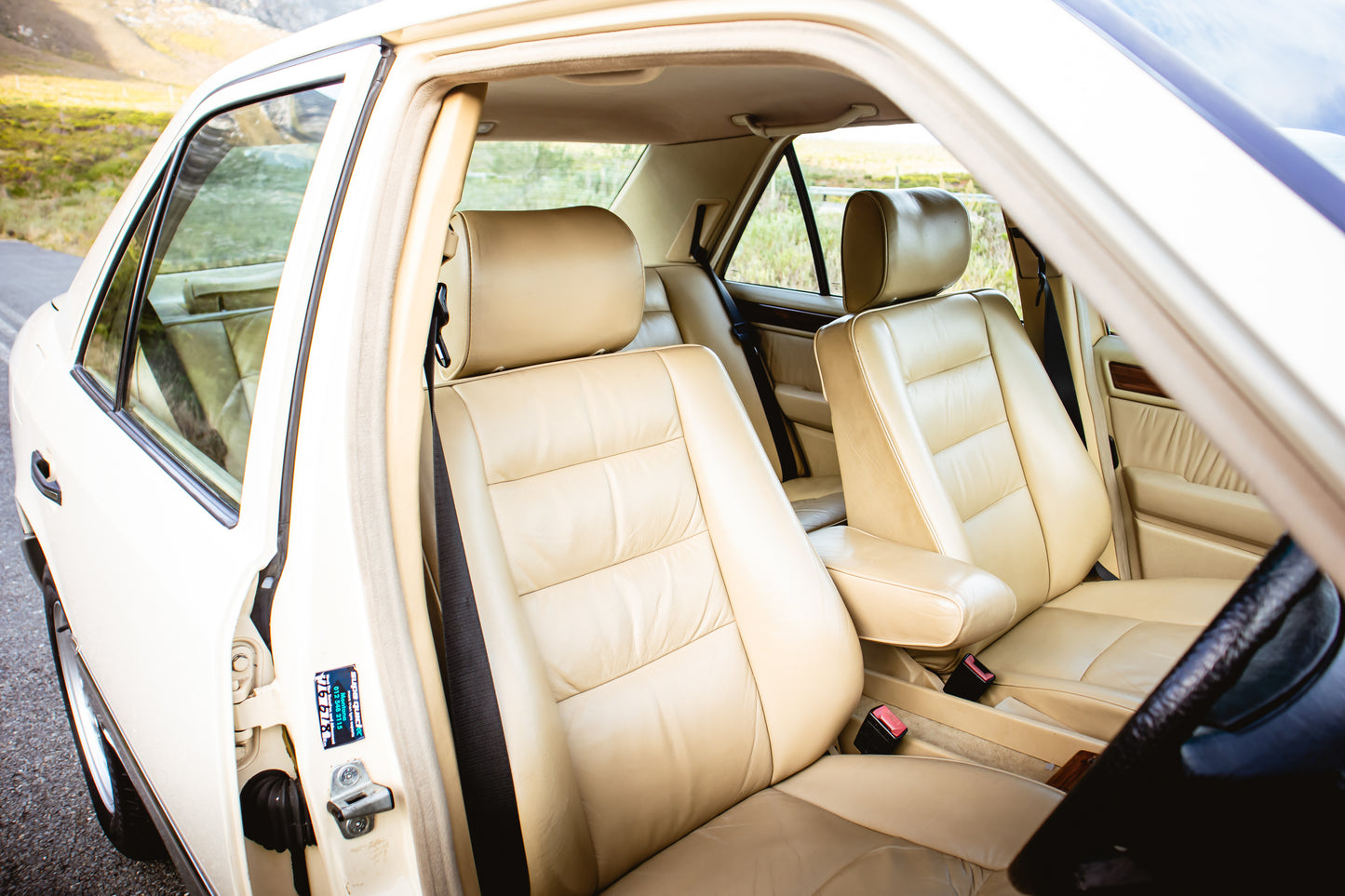 1991 Mercedes-Benz 200 E