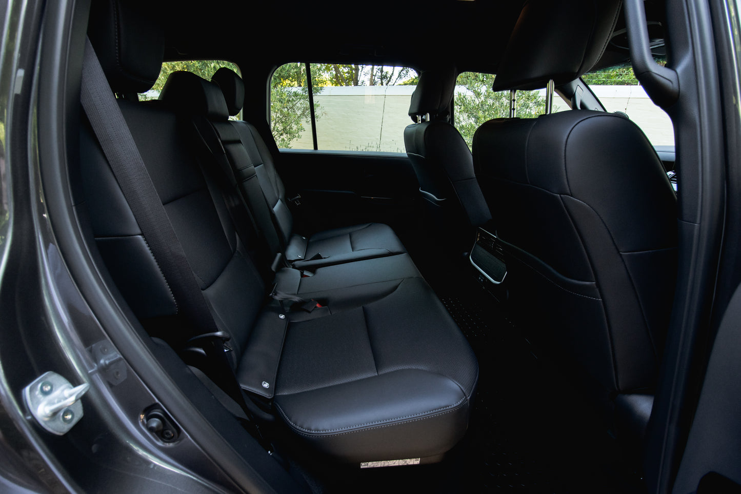 2025 Toyota Land Cruiser 300 3.3D GX-R